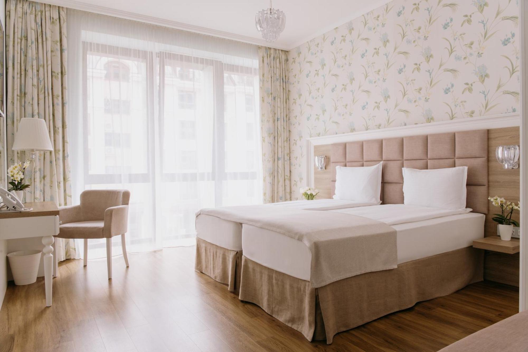 Impresamente Art Hotel Sofia Exterior photo