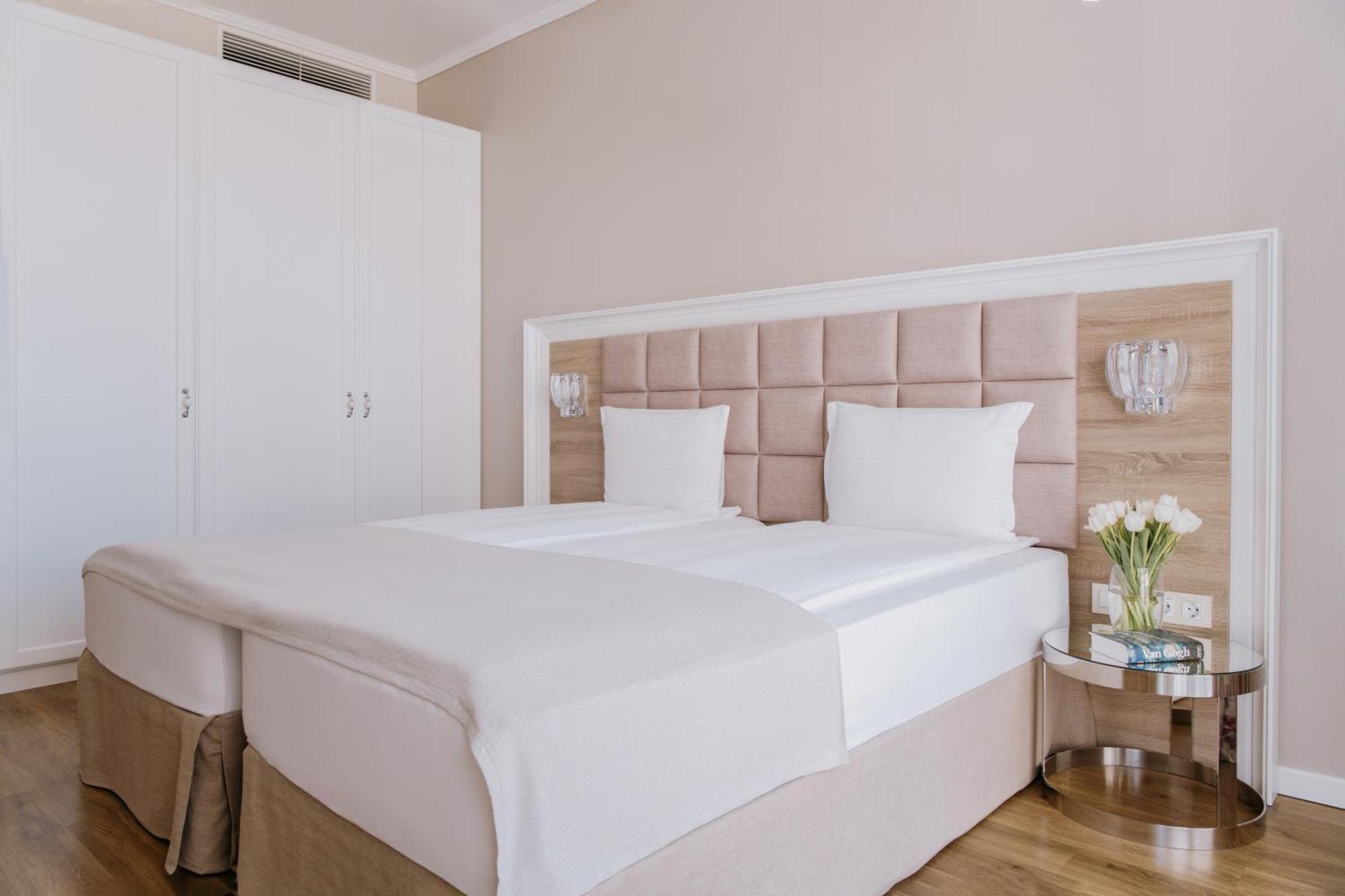 Impresamente Art Hotel Sofia Exterior photo