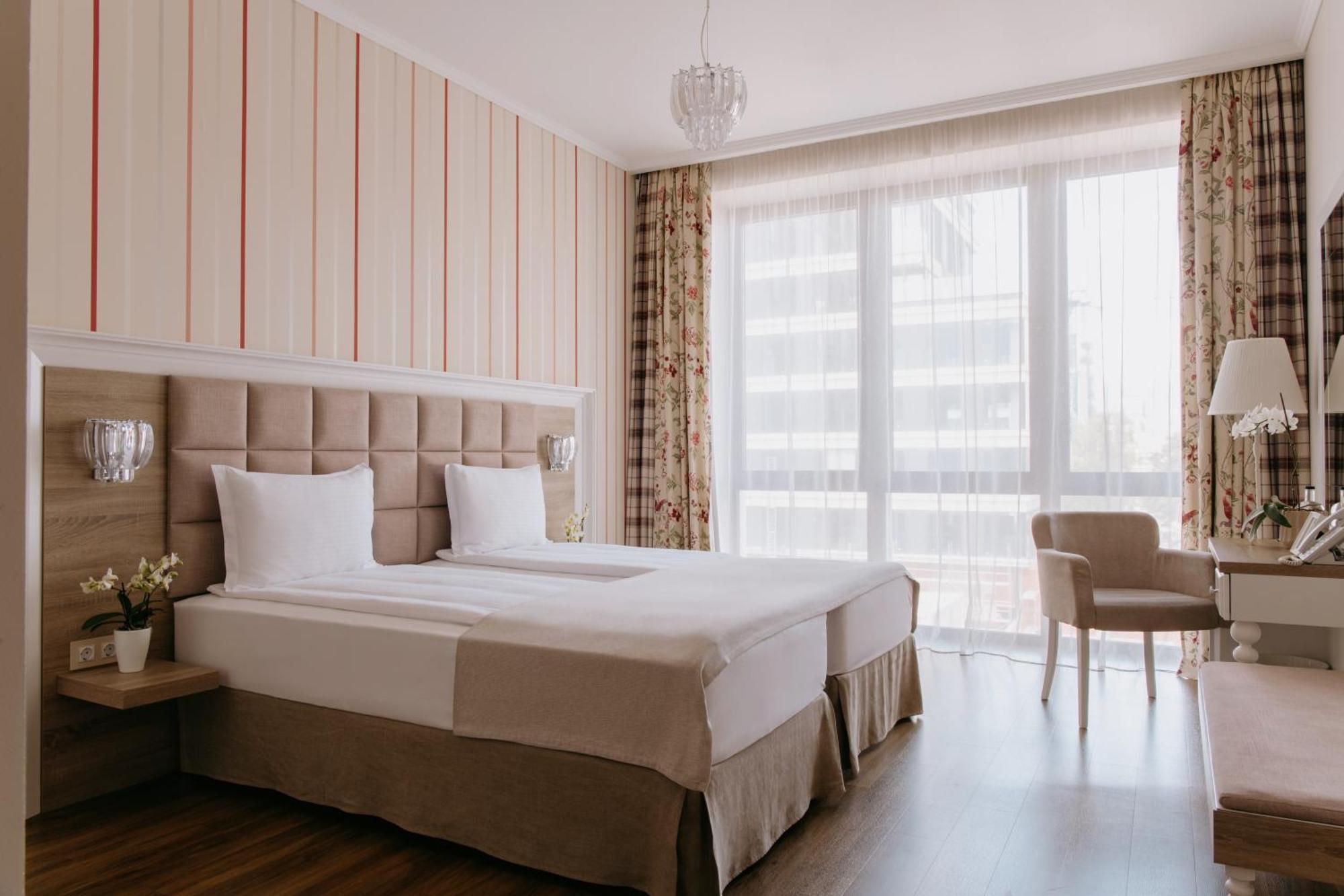 Impresamente Art Hotel Sofia Exterior photo